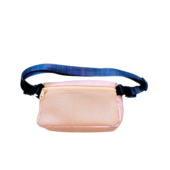 Sassy Woof “Pinot” Woof Pack with “Baby Got Black” Strap size Small - Picture 3 of 4